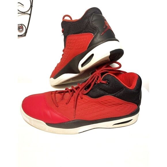 Men’s Nike Shoes  - Picture 2 of 14